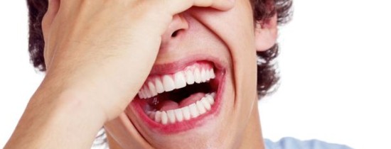 Cate calorii consumam atunci cand radem? Cate calorii consumam atunci cand radem?