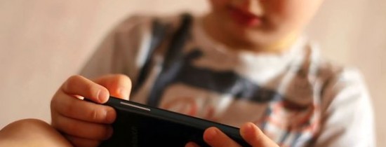 Un copil ascultă pentru prima dată Sonata Lunii a lui Beethoven şi trăieşte fiecare sunet – VIDEO Un copil ascultă pentru prima dată Sonata Lunii a lui Beethoven şi trăieşte fiecare sunet – VIDEO