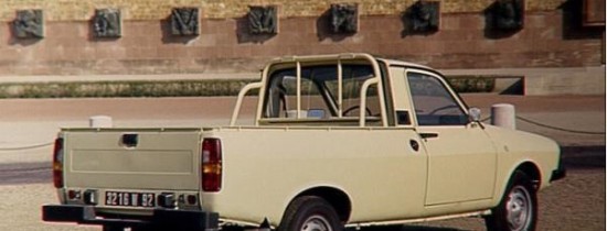 Ce credeau canadienii despre Dacia din perioada comunistă: "Am făcut plinul şi bancheta din spate s-a umplut de benzină" Ce credeau canadienii despre Dacia din perioada comunistă: "Am făcut plinul şi bancheta din spate s-a umplut de benzină"