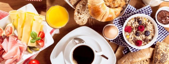 Studiu: Un român cheltuie în medie 10 lei pentru micul dejun. Tinerii nu mănâncă dimineaţa Studiu: Un român cheltuie în medie 10 lei pentru micul dejun. Tinerii nu mănâncă dimineaţa