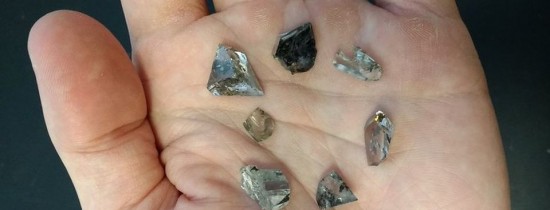 Diamantele de la mari adâncimi, cele mai valoroase bijuterii, le oferă cercetătorilor informaţii importante din străfundul Pământului Diamantele de la mari adâncimi, cele mai valoroase bijuterii, le oferă cercetătorilor informaţii importante din străfundul Pământului