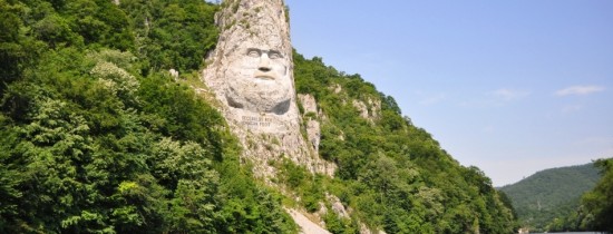 Chipul lui Decebal din Mehedinţi a devenit un simbol al Clisurii Dunării şi al României Chipul lui Decebal din Mehedinţi a devenit un simbol al Clisurii Dunării şi al României