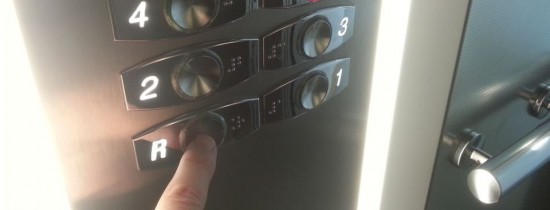PERICOLUL major la care te expui de fiecare dată când apeşi butonul liftului PERICOLUL major la care te expui de fiecare dată când apeşi butonul liftului