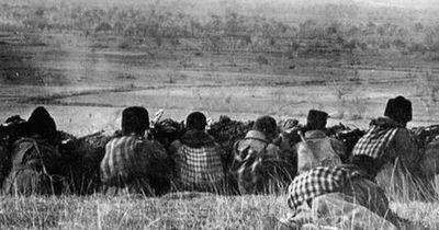 Milunka Savić, tânăra care s-a tuns scurt şi s-a deghizat în bărbat pentru a lupta pe front. A devenit femeia cu cele mai multe onoruri militare Milunka Savić, tânăra care s-a tuns scurt şi s-a deghizat în bărbat pentru a lupta pe front. A devenit femeia cu cele mai multe onoruri militare
