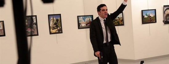 Ambasadorul Rusiei în Turcia a murit după ce fost împuşcat în Ankara. ''Noi murim în Alep, voi muriţi aici'' Ambasadorul Rusiei în Turcia a murit după ce fost împuşcat în Ankara. ''Noi murim în Alep, voi muriţi aici''