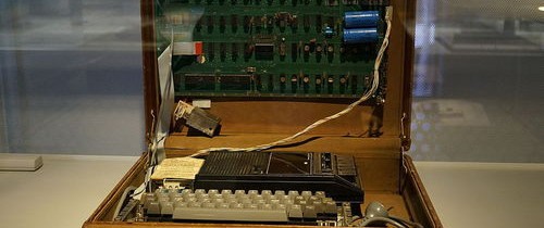 Povestea din spatele primului computer Apple-1. Dispozitivul a fost creat manual de către Steve Wozniak şi vândut cu 666 de dolari Povestea din spatele primului computer Apple-1. Dispozitivul a fost creat manual de către Steve Wozniak şi vândut cu 666 de dolari