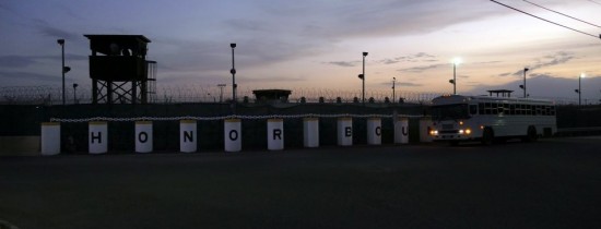 Pentagonul doreşte să distrugă lucrările de artă realizate de deţinuţii de la închisoarea Guantanamo Pentagonul doreşte să distrugă lucrările de artă realizate de deţinuţii de la închisoarea Guantanamo