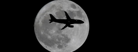 Imagini spectaculoase cu singura Super-Lună din 2017 Imagini spectaculoase cu singura Super-Lună din 2017
