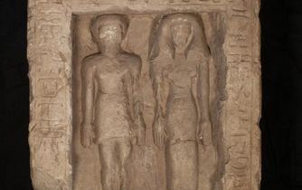 Sculptura unui cuplu din Egiptul străvechi a fost distrusă intenţionat. Motivul pentru care s-a dorit ştergerea identităţii lor Sculptura unui cuplu din Egiptul străvechi a fost distrusă intenţionat. Motivul pentru care s-a dorit ştergerea identităţii lor