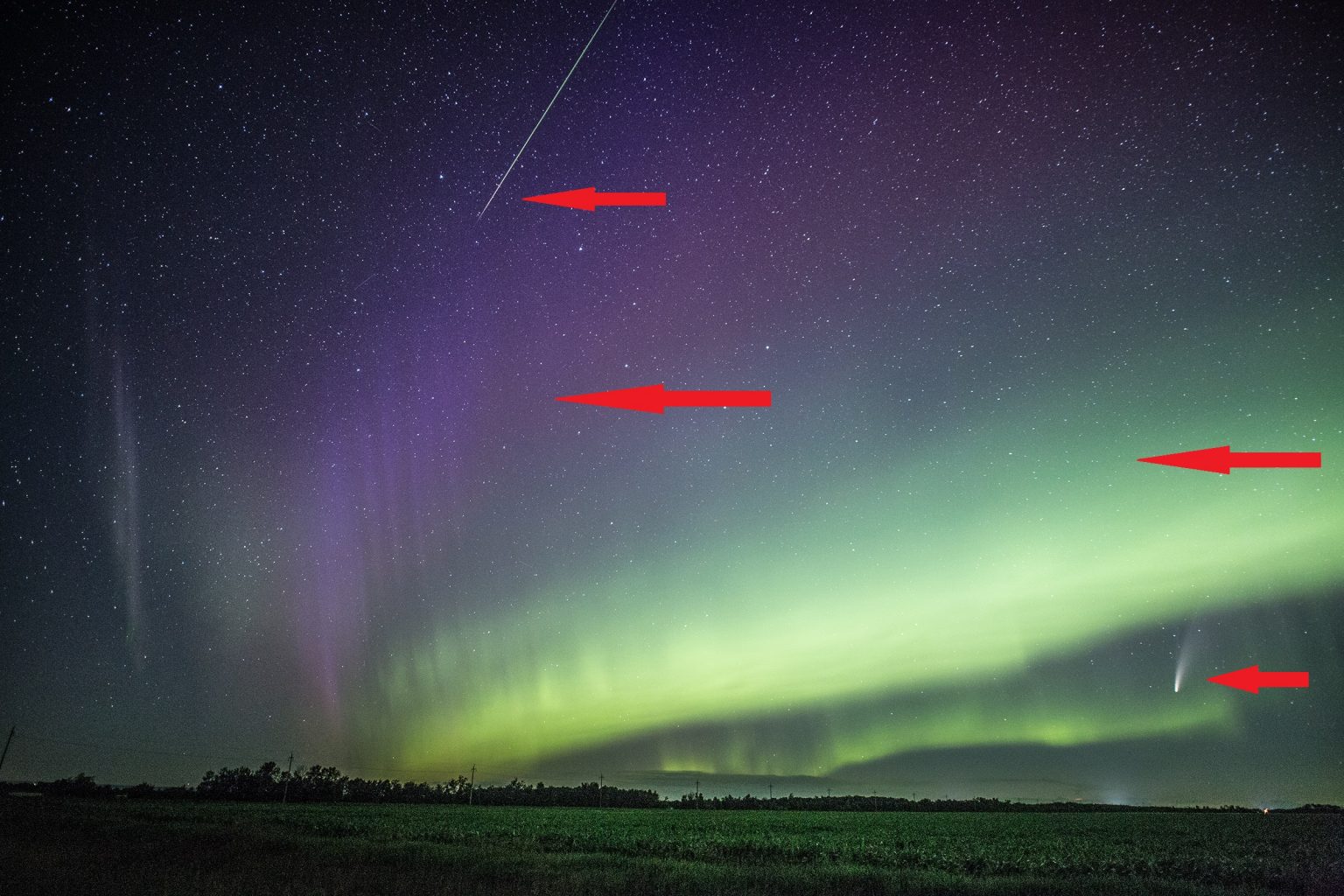 Patru minuni cerești au fost surprinse în aceeași fotografie. Cum a fost observată cometa NEOWISE