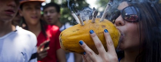Ce se întâmplă în creierul celor care fumează marijuana? Ce se întâmplă în creierul celor care fumează marijuana?