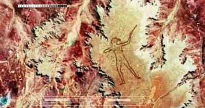 Schiţa unui humanoid, desenată într-o regiune nelocuită din Australia, este vizibilă din spaţiu Schiţa unui humanoid, desenată într-o regiune nelocuită din Australia, este vizibilă din spaţiu