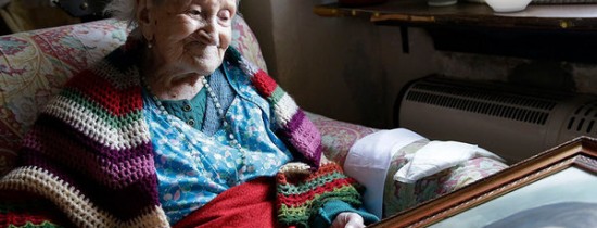 Ultima persoană în viaţă născută în secolul XIX. Care este secretul longevităţii acestei femei. De la 20 de ani face acest lucru zilnic Ultima persoană în viaţă născută în secolul XIX. Care este secretul longevităţii acestei femei. De la 20 de ani face acest lucru zilnic