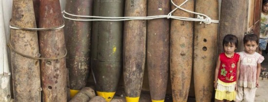 Urmele DEZASTRULUI din Laos, locuitorii îşi construiesc case din deşeurile rămase din urma războaielor Urmele DEZASTRULUI din Laos, locuitorii îşi construiesc case din deşeurile rămase din urma războaielor
