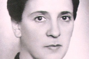 Drumul de 70 de ani de la prima femeie ministru la prima femeie premier, din România. Povestea Floricăi Bagdasar, ministrul cu studii la Harvard care a murit săracă Drumul de 70 de ani de la prima femeie ministru la prima femeie premier, din România. Povestea Floricăi Bagdasar, ministrul cu studii la Harvard care a murit săracă