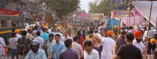 Poluarea ajunge la cote extreme în India: New Delhi a declarat stare de urgenţă şi a impus restricţii de transport Poluarea ajunge la cote extreme în India: New Delhi a declarat stare de urgenţă şi a impus restricţii de transport