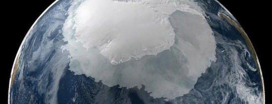 A fost descoperită ''o anomalie gravitaţională'' misterioasă sub stratul de gheaţă al Antarcticii A fost descoperită ''o anomalie gravitaţională'' misterioasă sub stratul de gheaţă al Antarcticii