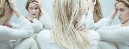 Afecţiunea bipolară poate fi provocată de mai mulţi factori Afecţiunea bipolară poate fi provocată de mai mulţi factori