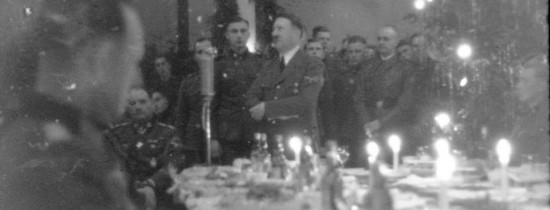 Crăciunul lui Hitler: Cum au schimbat naziştii sărbătoarea în timpul celui de-Al Treilea Reich. ''Gândiţi practic, oferiţi sicrie'' Crăciunul lui Hitler: Cum au schimbat naziştii sărbătoarea în timpul celui de-Al Treilea Reich. ''Gândiţi practic, oferiţi sicrie''