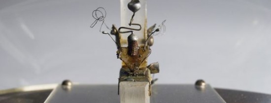 Invenţia lui ''a deschis calea'' pentru diversele echipamente electronice ce urmau să apară. A primit pentru ea şi premiul Nobel Invenţia lui ''a deschis calea'' pentru diversele echipamente electronice ce urmau să apară. A primit pentru ea şi premiul Nobel