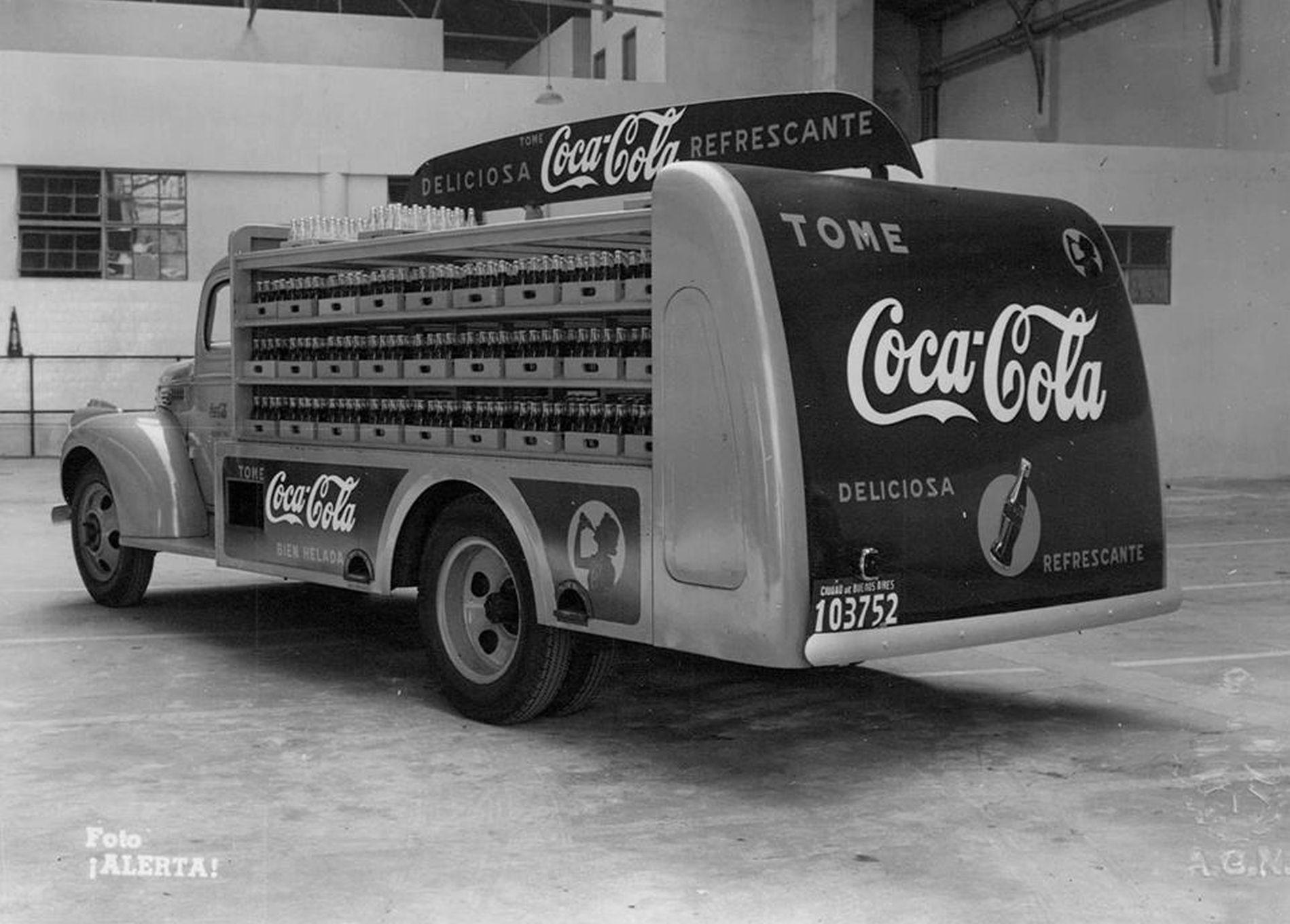 Astăzi se împlinește o sută patruzeci de ani de la introducerea băuturii Coca-Cola pe piață.
