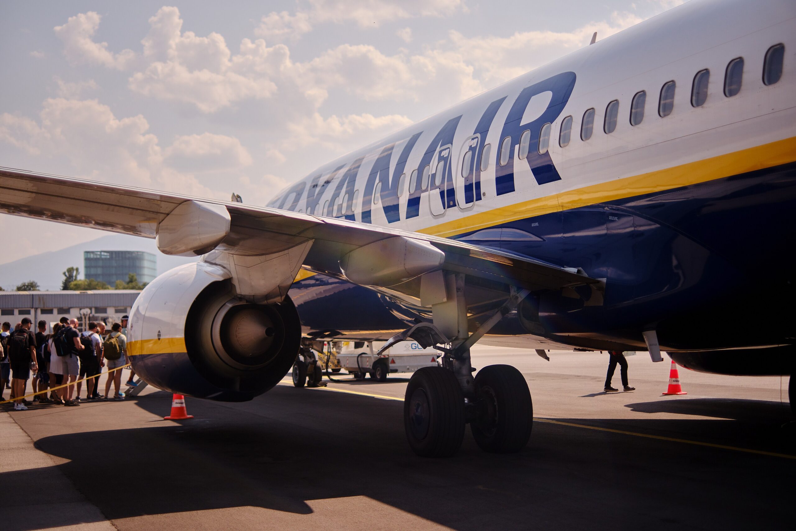 Directorul Ryanair sugerează interzicerea băutului de alcool în aeroporturi