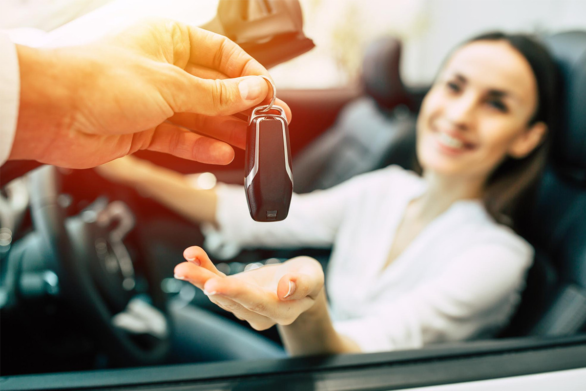 Mobilitate urbană: beneficiileînchirierii comparativ cu proprietatea personală (P)