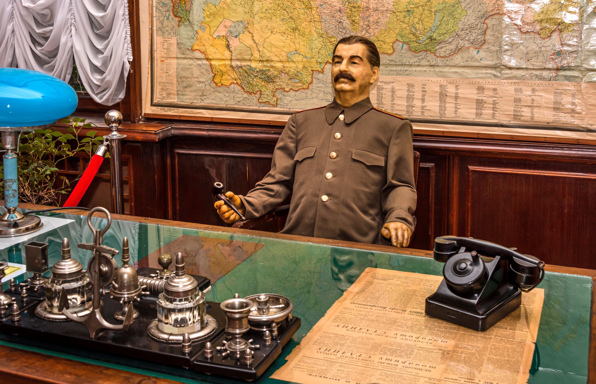 40.000 de sticle de vin din colecția lui Stalin scos la vânzare; utilizarea fondurilor strânse.