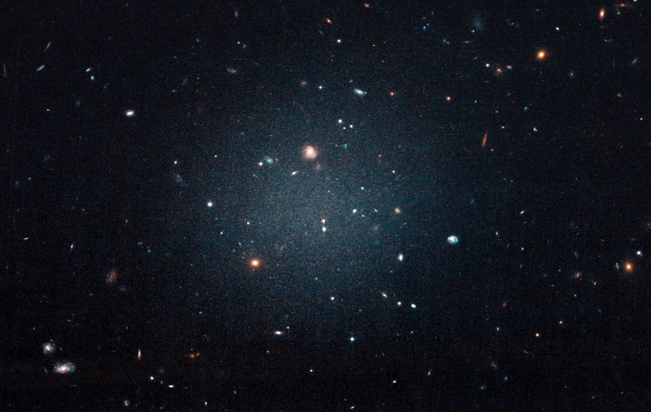 A fost identificată a treia galaxie lipsită de materie întunecată.