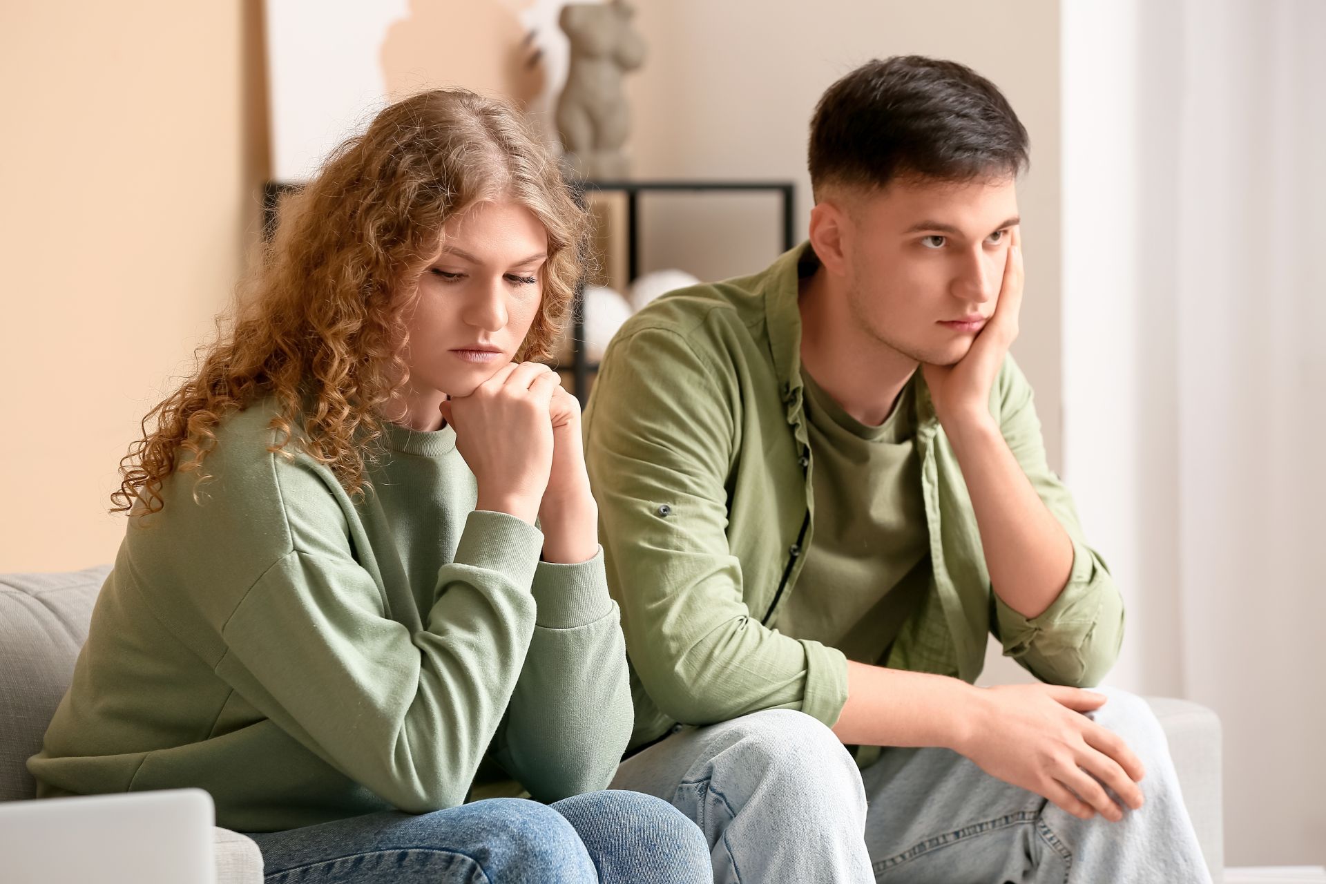 Divorțul silențios: Cauzele destrămării legăturilor înainte de despărțirea oficială a cuplurilor