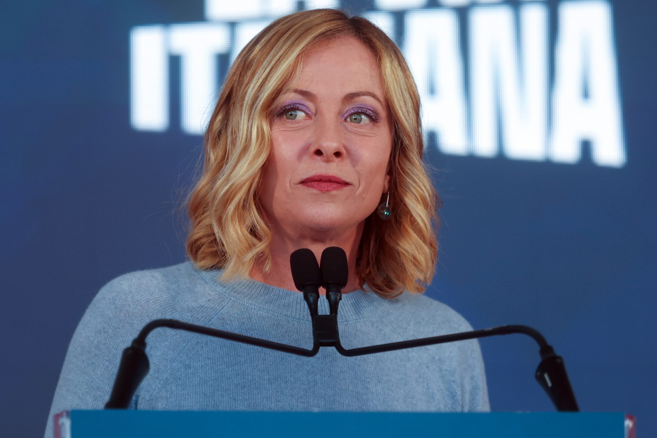Giorgia Meloni, tot mai apreciată în rândul italienilor după desprinderea de Donald Trump