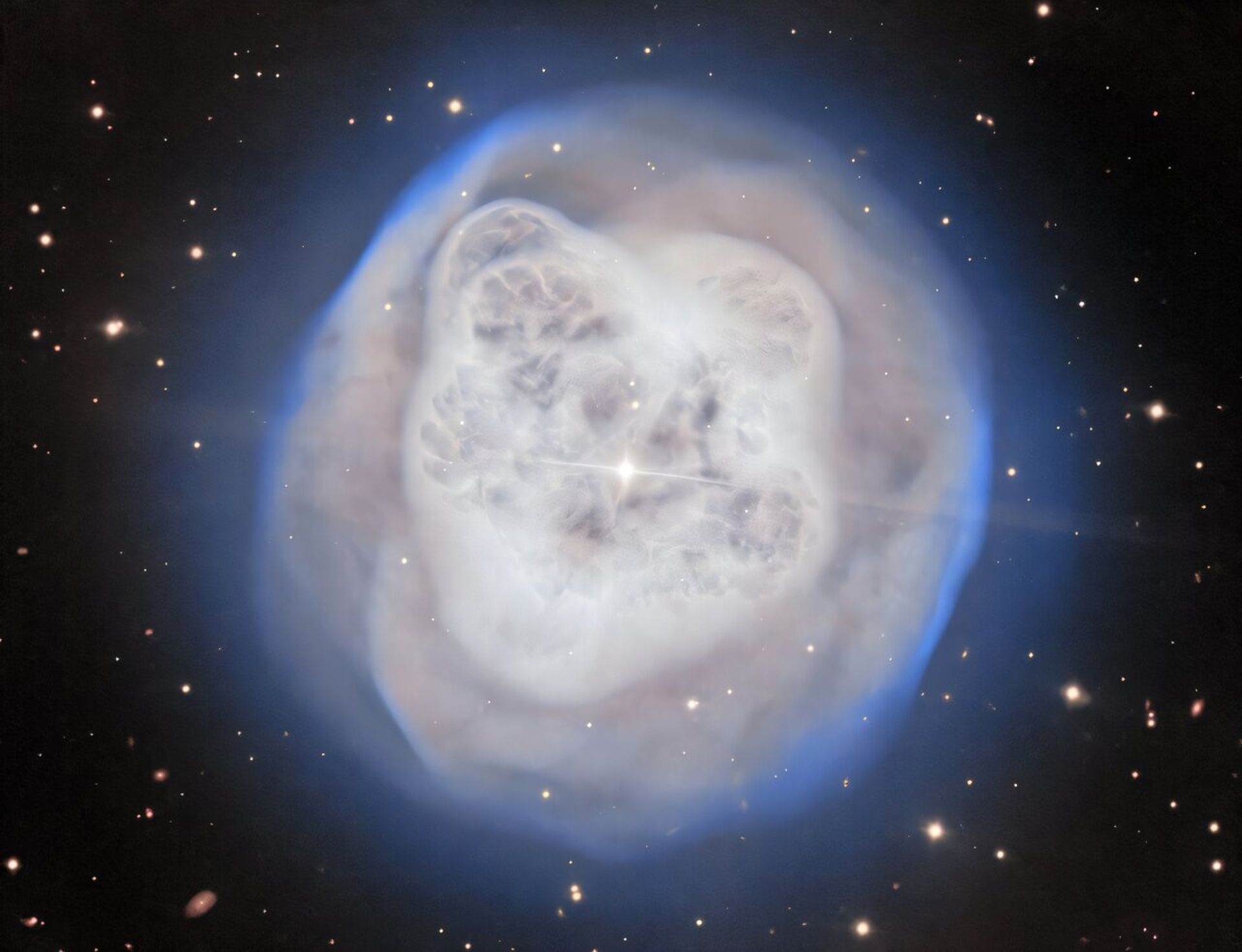 Portretul uimitor al decesului unei perechi de stele: Nebuloasa Globului de Cristal