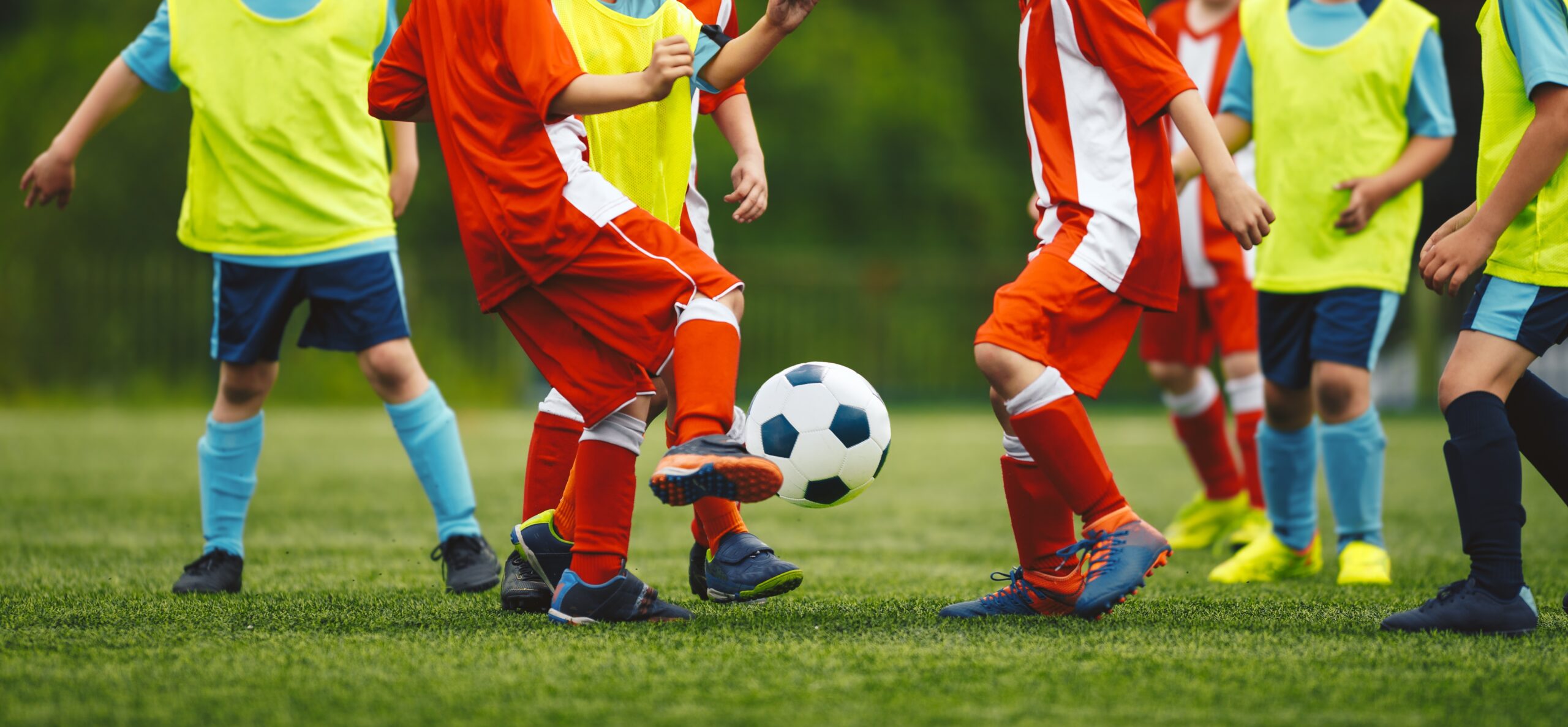 Un raport evidențiază dificultăți psihologice la un tânăr jucător de fotbal din trei.