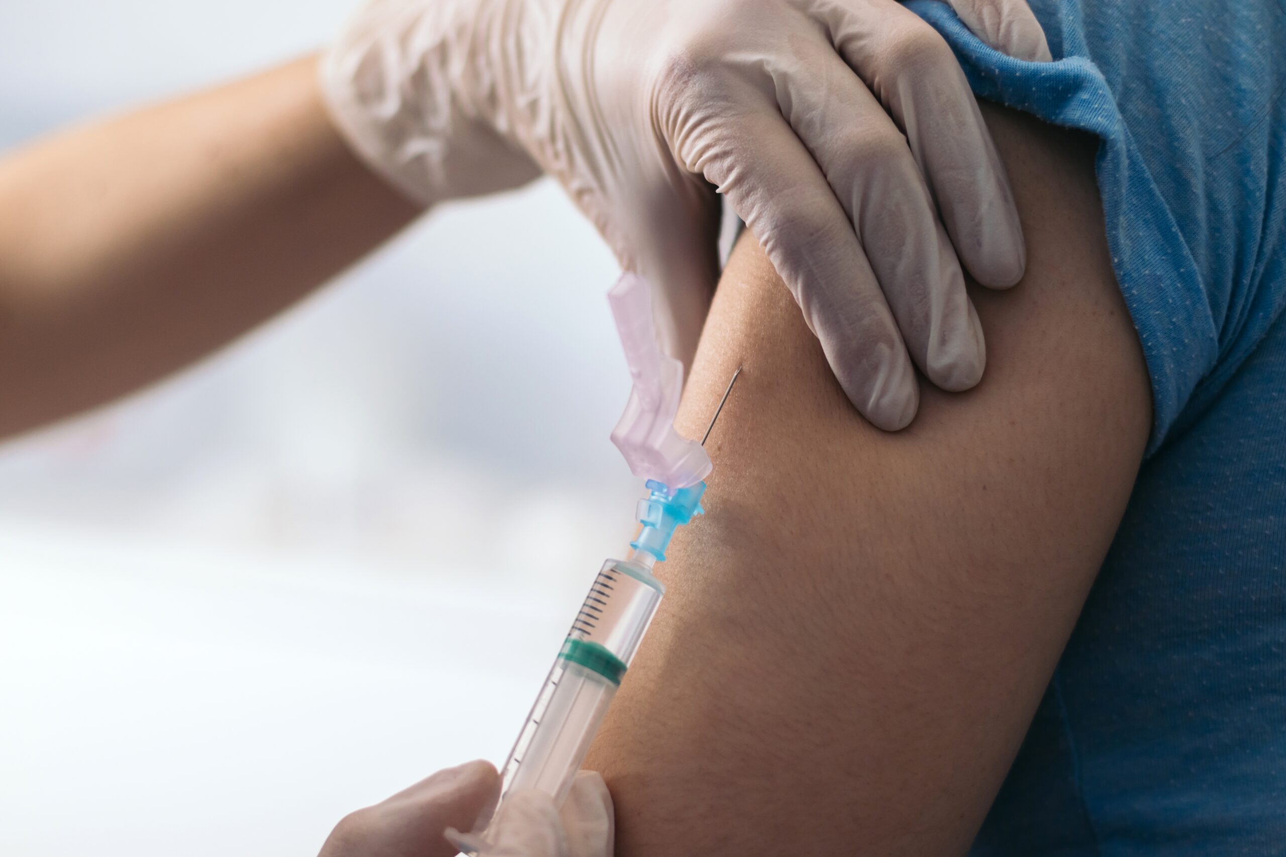 Vaccinul HPV reduce riscul de a deceda din cauza cancerului de col uterin înainte de vârsta de 30 de ani la "aproape zero"
