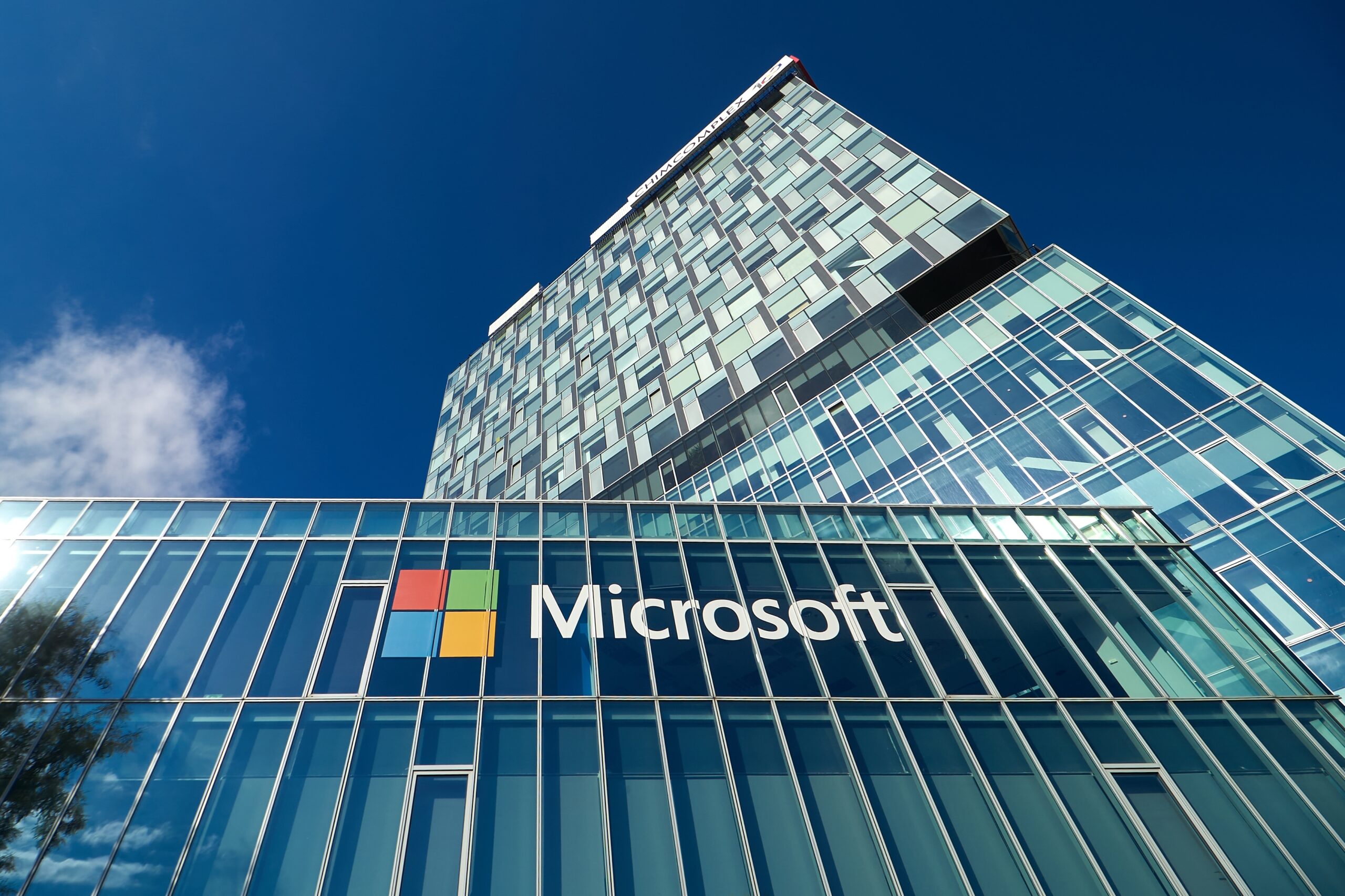 Microsoft urma să renunțe la aproape 5.000 de angajați: Comunicatul gigantului american
