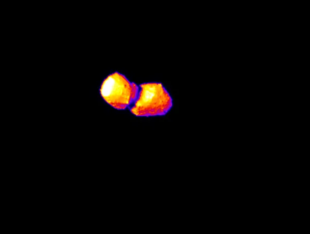 Sonda japoneză Hayabusa2 a obținut fotografii ale unui asteroid cu două extremități aflat la milioane de kilometri distanță.