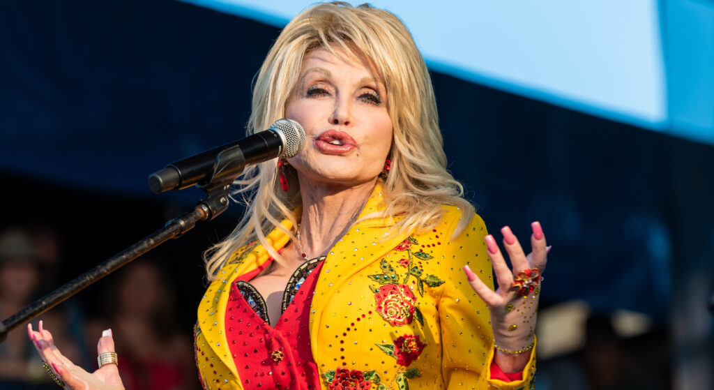 A început disputa pentru averea lui Dolly Parton