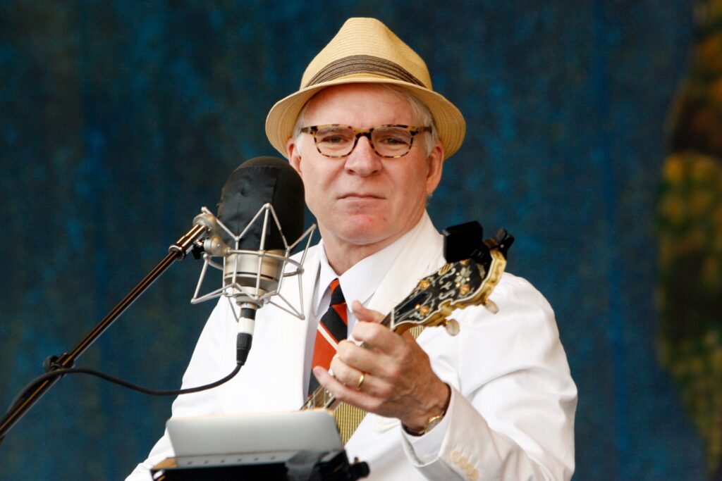 Steve Martin: tranziția de la comerciant de broșuri la Disneyland la obținerea a cinci premii Grammy și a unui Oscar onorific